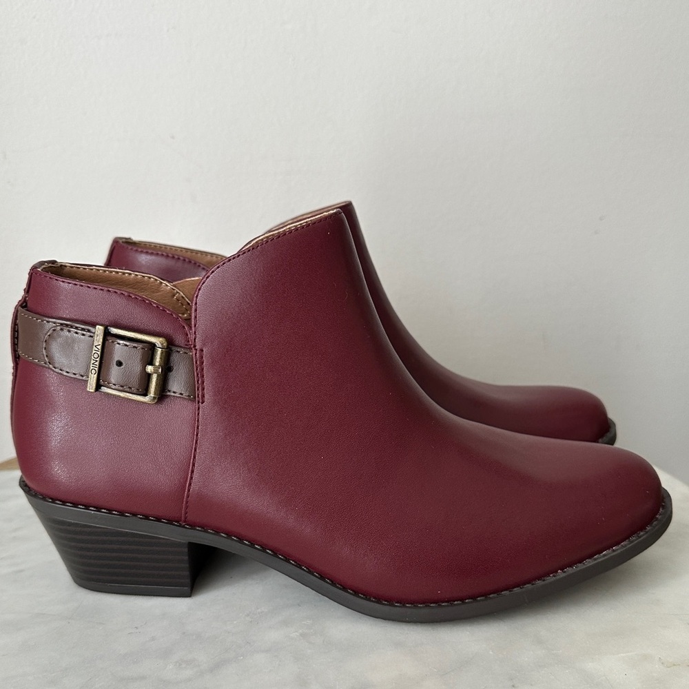 Vionic Millie Wine Leather Ankle
Booties Size 9.5